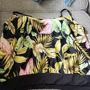 Lands' End Women’s  Blouson Tankini Top Black Tropical Leaf Swim Top Size 16